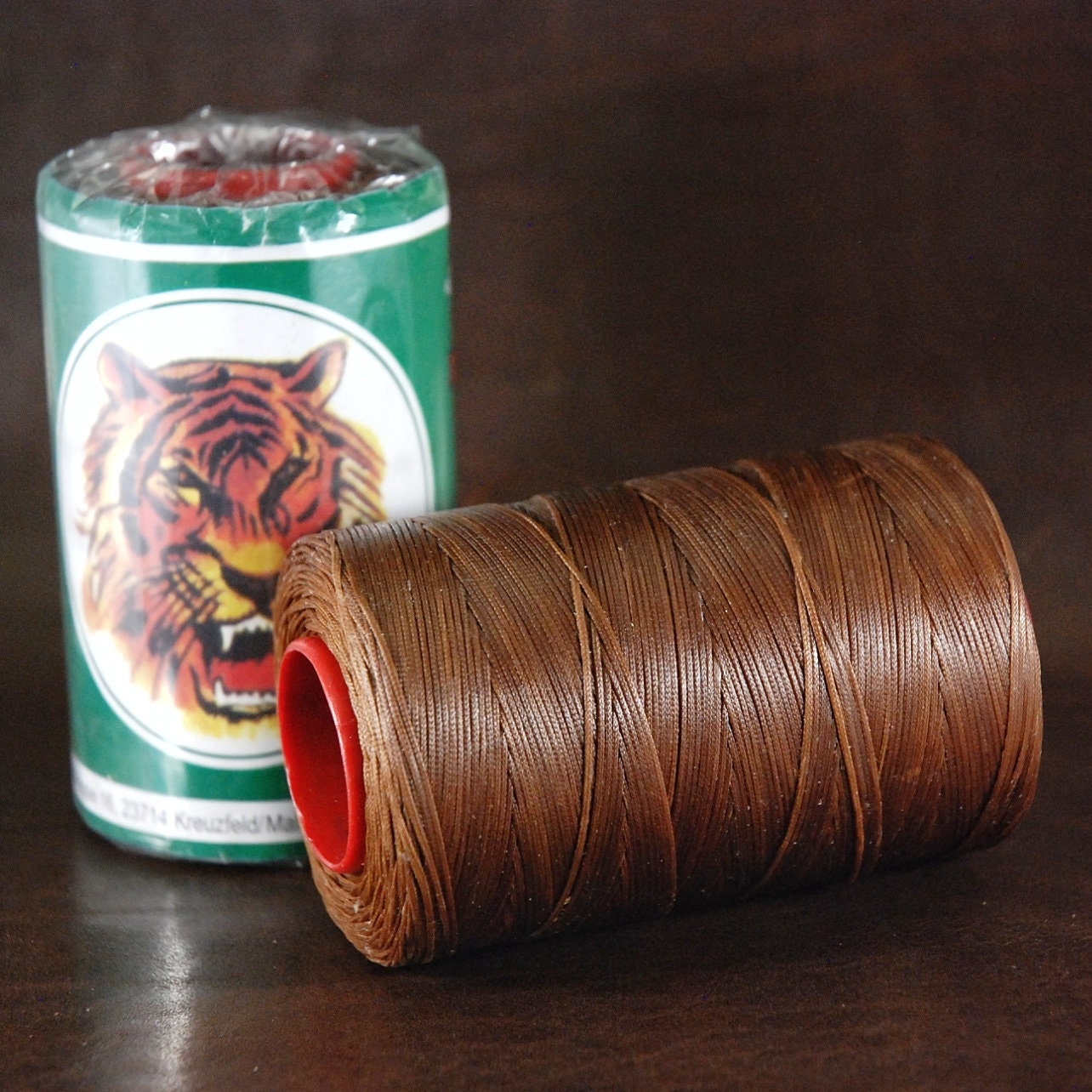 Ritza 25 Tiger Thread 1.4mm Wax Braided Polyester Leather Hand Sewing 25m  Sample