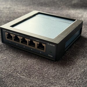 Soporte TP-Link TL-SG105 / Soporte para debajo del escritorio / Organizador de red PETG de alta resistencia