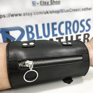 Brazalete de cuero genuino hecho a mano, brazalete de cuero negro unisex con cremallera para motociclistas, tarjetero, bolsa de cuero para muñeca