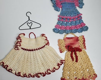 white christmas dresses Vintage Fashion Potholders Crochet Pattern Leaflet main image 0