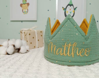 Couronne d'anniversaire en mousseline avec nom et points dorés, couronne en tissu en coton, couronne pour enfants personnalisable, couronne brodée