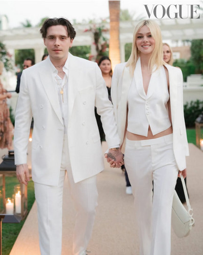 British Vogue June 2022 //Nicola Peltz & Brooklyn Beckham | Etsy Schweiz