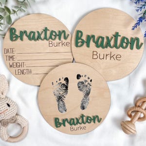 Letrero personalizado para anunciar la llegada del bebé, nombre del bebé con datos de nacimiento, revelación del nombre del bebé, anuncio de nacimiento personalizado, letrero de hospital con huellas de pies