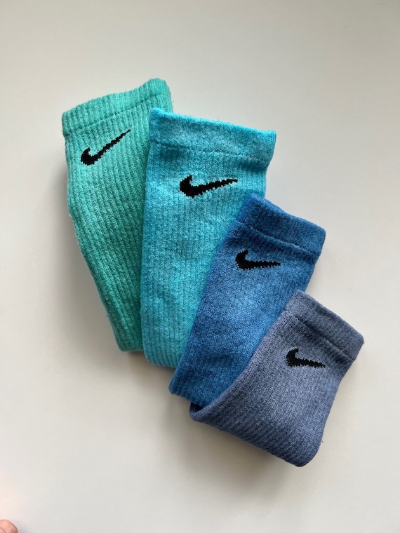 Nike socks colored swoosh 2025