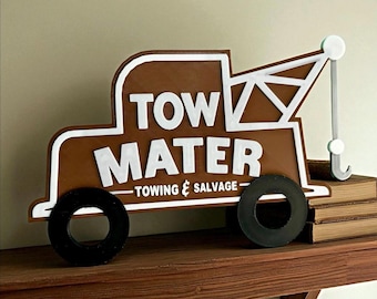 ¡Cartel inspirado en Disneyland/Disney World de Cars Tow Mater!