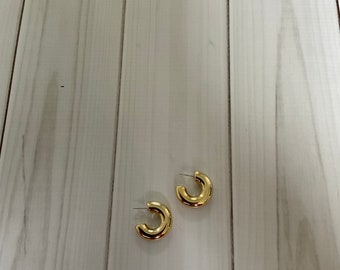 Gouden dikke oorringen / Trendy statement oorbellen / Dikke oorringen / Trendy sieraden