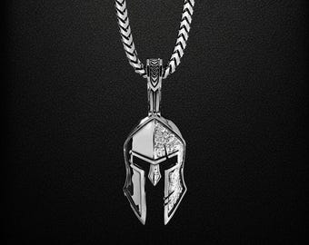 Colgante de casco espartano: collar de guerrero para hombre