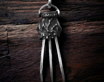 Colgante de plata de ley con forma de puño de Wolverine - Inspirado en X-Men