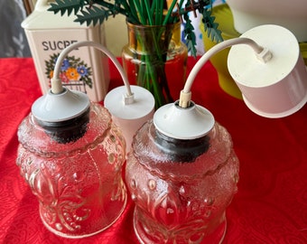 Set mit 2 tragbaren Vintage-Pendelleuchten aus geformtem Glas