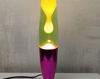 Lámpara de lava con forma de cohete vintage, base amarilla, cera amarilla, luz nocturna retro.