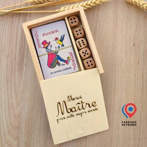Coffret jeux en bois à personnaliser, 32 cartes et dès - Maitresse - ATSEM - Parents - Cadeau - Noël - Vacances