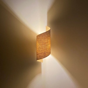 Raffia Oak Wall Sconce: Bohemian Minimalist Plug-in Light Option (US Duty Paid)