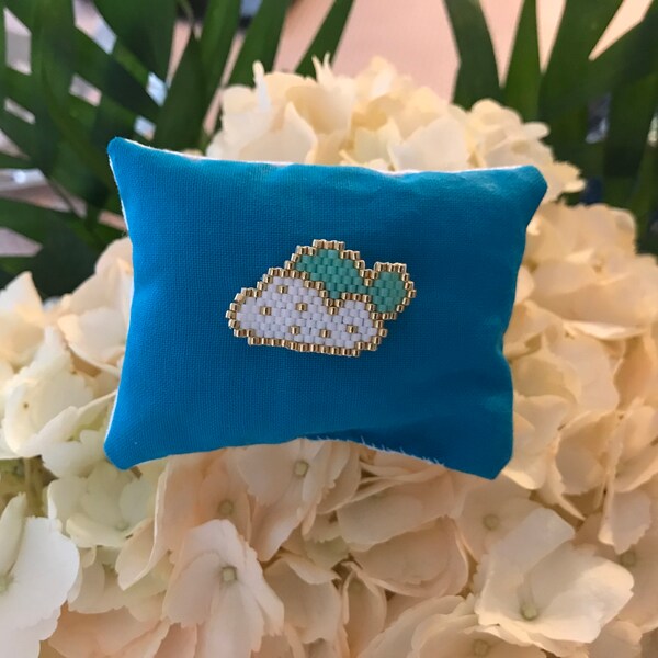 Broche nuage en perles Miyuki, bijou céleste turquoise