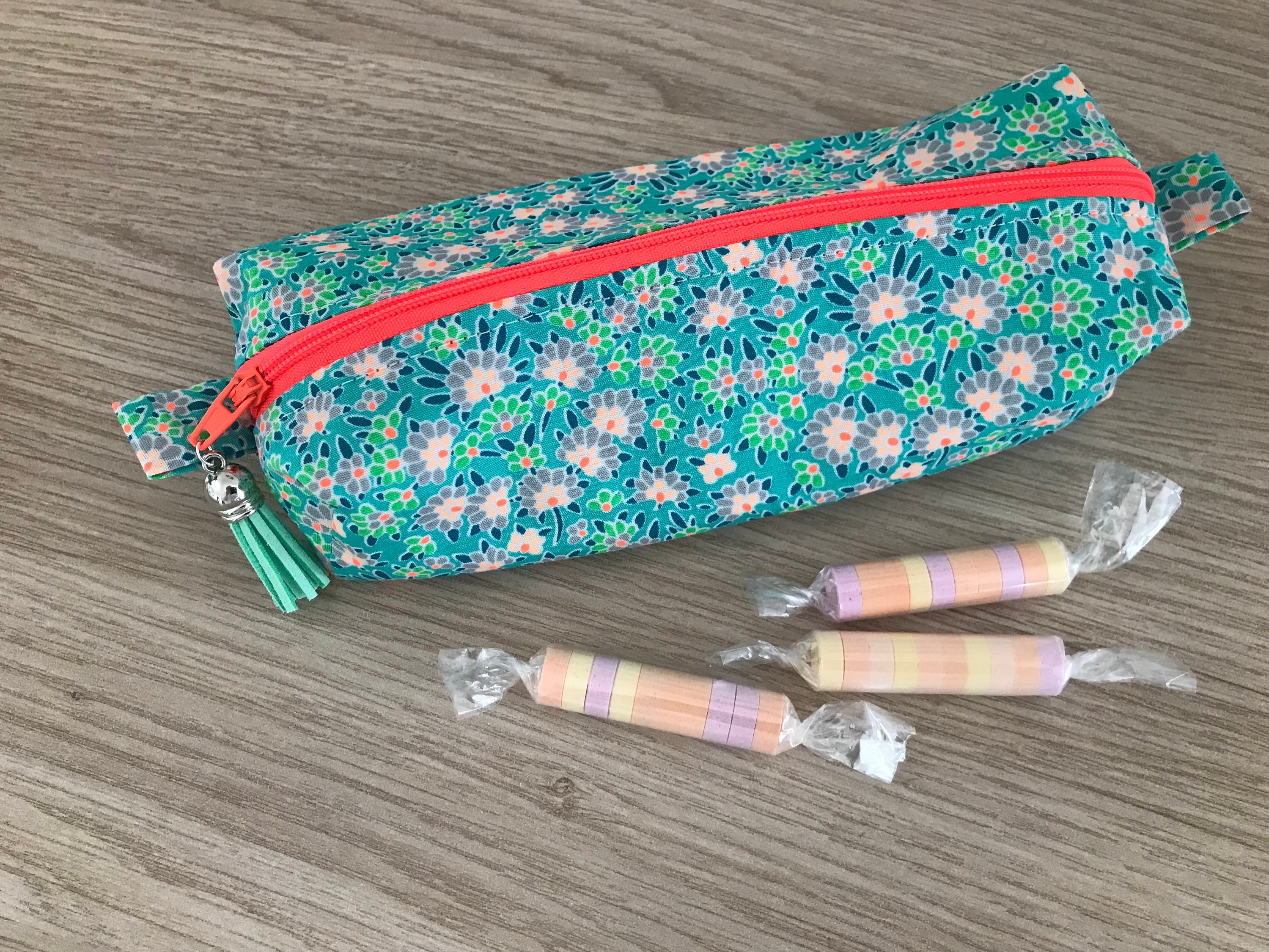 Trousse d'écolier, Tissu Petit Pan, Trousse Fleurie, Zippée et Doublée, Cadeau Pour Elle
