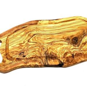 Großes Steakbrett aus Olivenholz RUSTIC mit Pull Tab +Juice Groove| Live Edge handgefertigtes Schneidebrett | Keine 2 Bretter sind gleich Vatertagsgeschenke