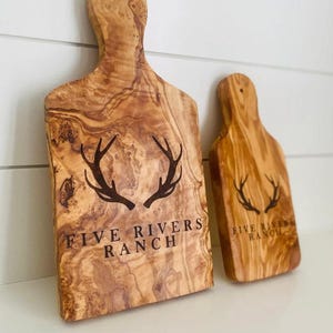 Set of 2 Olive Wood Chopping Boards with Handle | Rustic Serving and Cutting Board Set | Handmade Kitchen Gift | Cheese Board Set