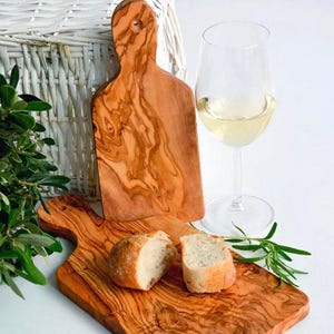 Set of 2 Olive Wood Chopping Boards With Handle| Handmade Olive Wood Cheese Boards| Serving Boards| Cutting Board Set| Wedding Gifts