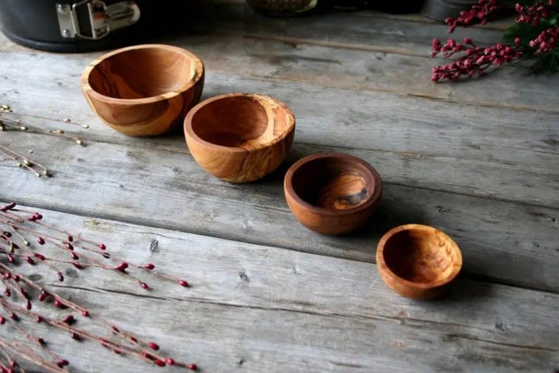 Set mit 4 natürlichen Olivenholzschalen | Holzschalen-Sets | Saucenschalen | Snackschalen| Handgemachte Holzschalen | Holz Gewürzschalen | Lebensmittelsichere Holzschale Bild 1