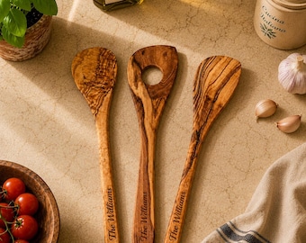 Set Olivenholz Löffel | Risottolöffel, ineckiger Löffel, normaler Löffel | Handgemachte Holzlöffel | Rustikale Küche| Einweihungsparty Geschenke