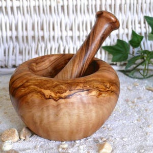 Ensemble de mortier et de pilon en bois d&#39;olivier de mortier rustique 14 cm | Moulin à herbes en bois pour épices et guacamole| Ensemble de mortier et de pilon| Décoration de cuisine de ferme