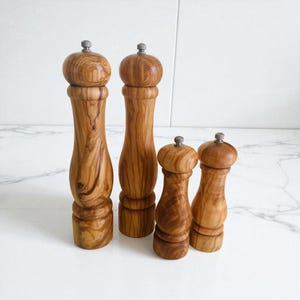 Large Olive Wood Salt & Pepper Mills Set | Handcrafted Grinder Set | Rustic Kitchen Decor | Adjustable Ceramic Mechanism | Gift for Chefs