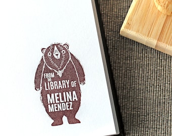 Benutzerdefinierter Buchstempel, niedlicher Bärenbibliothek von Stempel, Aus der Bibliothek von Briefmarke, personalisiertes Buchliebhabergeschenk, Buchzubehör, handgemachte Geschenkidee