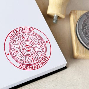 Carimbo personalizado Ex Libris, carimbo com design floral, carimbo de borracha personalizado para biblioteca, presente para bibliófilo amante de livros para ele ou ela