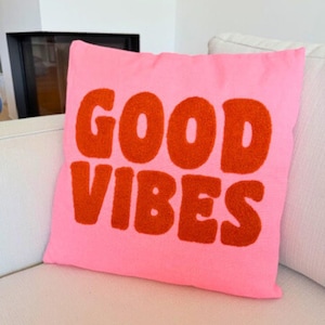 Cuscino Good Moods Good Vibes 45 x 45 cm – rosa/arancione, cuscino decorativo con cerniera | Idea regalo per accessori per la casa con gioia di vivere e stile