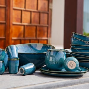 Elegant Stoneware Tableware Collection from Portugal - 20-Piece Set with Plates, Bowls, and Mugs