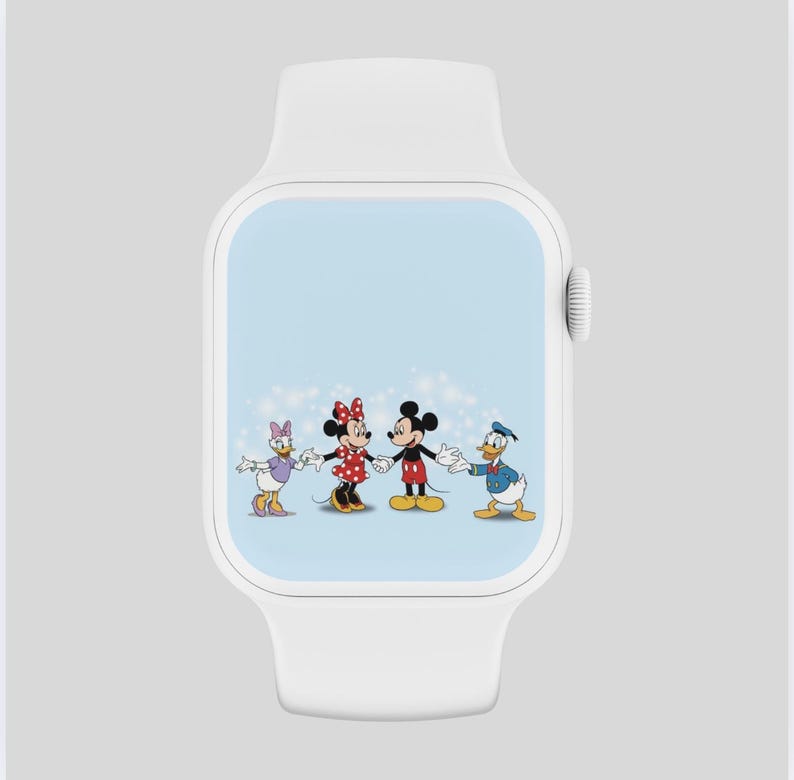 Puede incluir: Un Apple Watch blanco con un fondo azul que presenta a Mickey Mouse, Minnie Mouse, Donald Duck y Daisy Duck. Los personajes se toman de la mano y sonr&iacute;en.