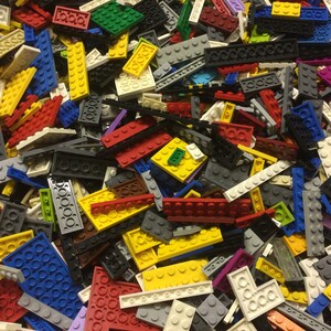 350+ Lego Basic Plates, flat basic building blocks in many colors - washed. If necessary, larger quantities can also be used, e.g. for kindergartens