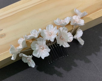 White Pink Bridal Floral Golden Haircomb, Bridal Flower Haircomb, Flower Haircomb With Pearls, Clay Flower Hairpiece, Gift For Bridesmaid