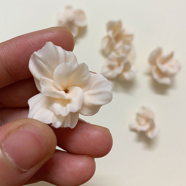 Perles de fleur d'argile personnalisées 10 pièces, polymère de fleurs, fleurs d'argile perles de fleurs pour diadème faisant des casquettes de perles de fleurs 1.5-2.5cm