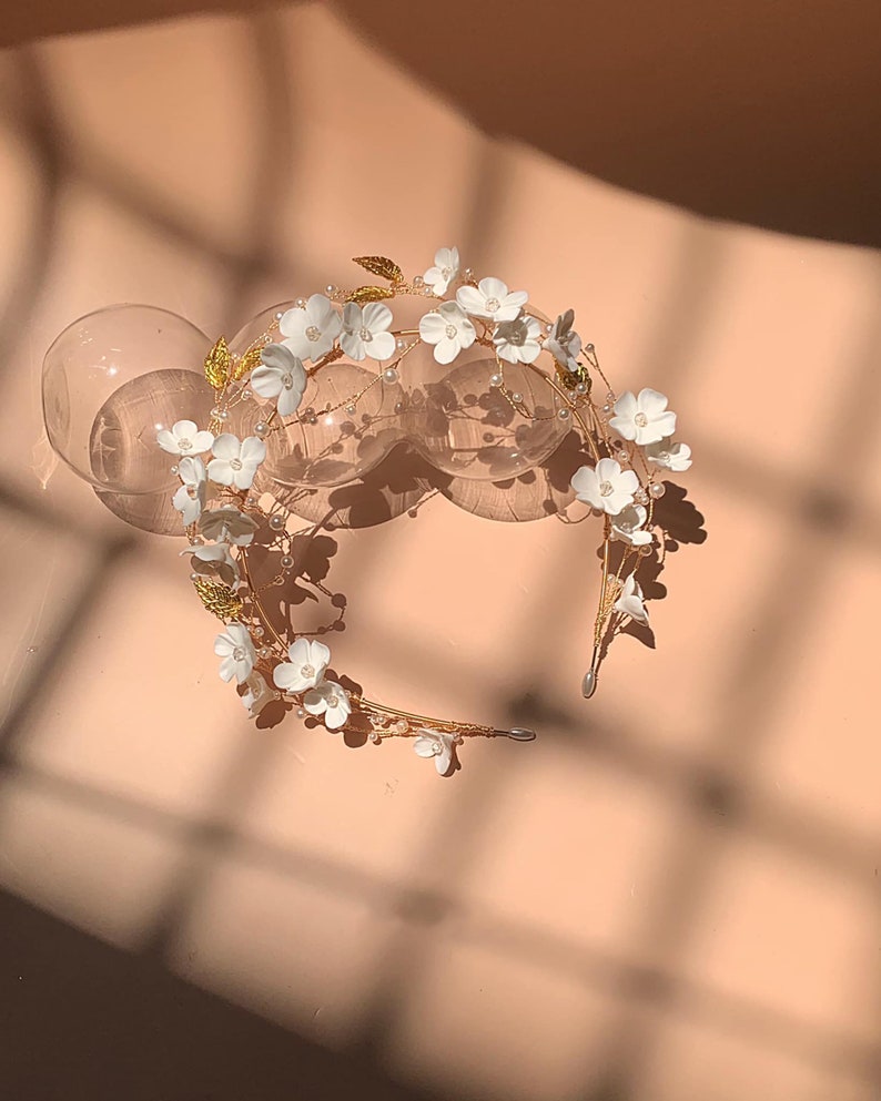 White Clay Flower Headband, Gold Pearl White Flower Bridal Headband, Bridal Headband Floral, Wedding Hair Accessory, Polymer Flower Headband image 2