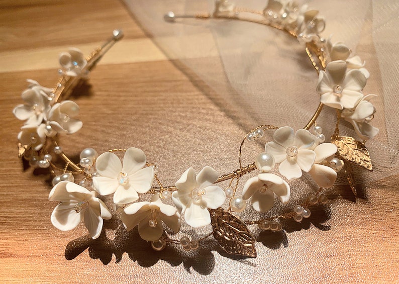 White Clay Flower Headband, Gold Pearl White Flower Bridal Headband, Bridal Headband Floral, Wedding Hair Accessory, Polymer Flower Headband image 1