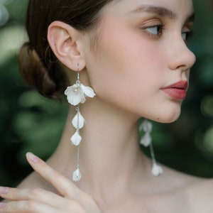 Bridal Earrings Made of Clay with Pearls and Sparkling Crystals, White Clay Flower Earrings, Silver Earrings, Earring For Bridal