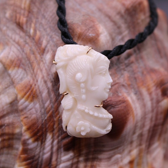 Antique Art Deco Natural Angel Skin Coral Carved … - image 4