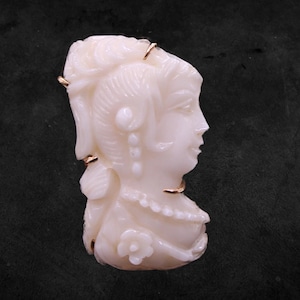 Antique Art Deco Natural Angel Skin Coral Carved Cameo 14k Yellow Gold Pendant/Brooch
