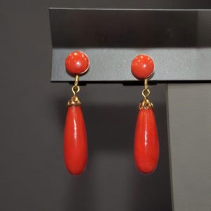 Vintage Italian 18K Yellow Gold Mediterranean Coral Drop/Dangle Screw Back Earrings