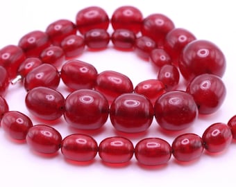 Vintage  21” Translucent Cherry Red Bakelite Graduated Bead Necklace 52 Grams