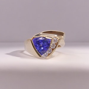 18K Gold Trillion Tanzanite Diamond Ring - Vintage Statement Jewelry