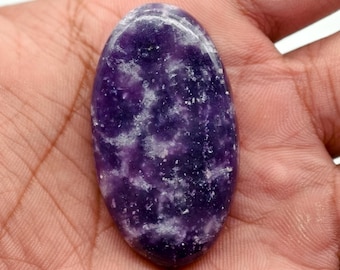 Lila Lepidolith Cabochon | Gelassenheits-Kristall für Schmuck & Energiearbeit, (42x24x7mm 63 KT)