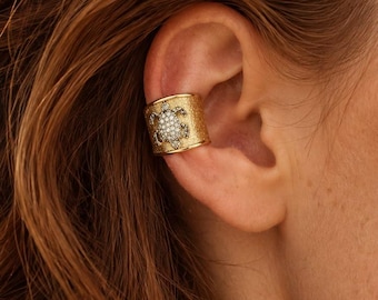 Gold Turtle Ear Cuff, Crystal Cartilage Earring, No Piercing Cuff, Statement Jewelry