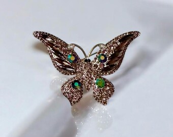 Vintage-Style Crystal Butterfly Brooch, Elegant Statement Jewelry for Women, Sparkling Butterfly Brooch, Rhinestone Jewelry