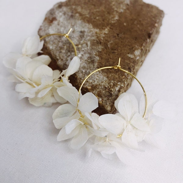 Ohrringe aus echten getrockneten Blumen | Hochzeitsschmuck | Blumenschmuck | Brautschmuck | Creolen | Schmuck für Feste | Besonderer Schmuck