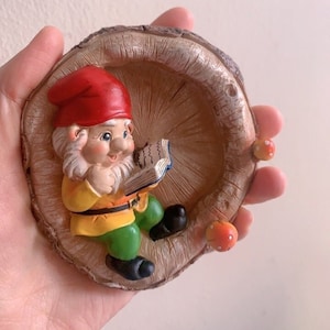 3D Reading Gnome, Wall Mount Gnome Plaque, Wall Hanging Gnome, Hanging Tree Gnome, Tree Hanging Gnome, Wall Decor, Wall Ornament,