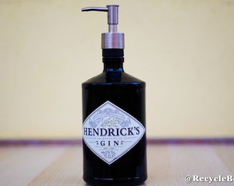 Dispenser sapone liquido/gel igenizzante realizzato con gin Hendrick’s