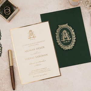 Hochzeitseinladung aus Leinenstoff, dunkelgrün, personalisierbare Hochzeitseinladungen, individuell anpassbare Einladungskarte
