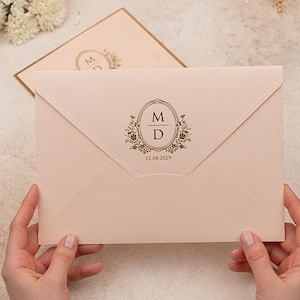 Elegante Hochzeitseinladungen mit individuell gestaltbaren Umschlägen für Events