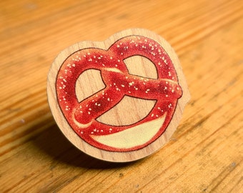 Brezel  Wooden Pin, Fast Food motif Eco Friendly Pins